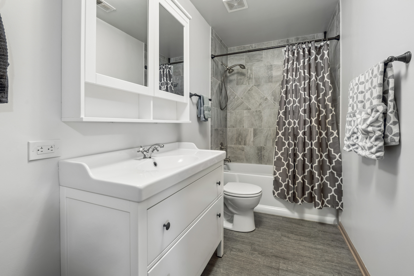 3661 Chadwick Lane Property Photo 14