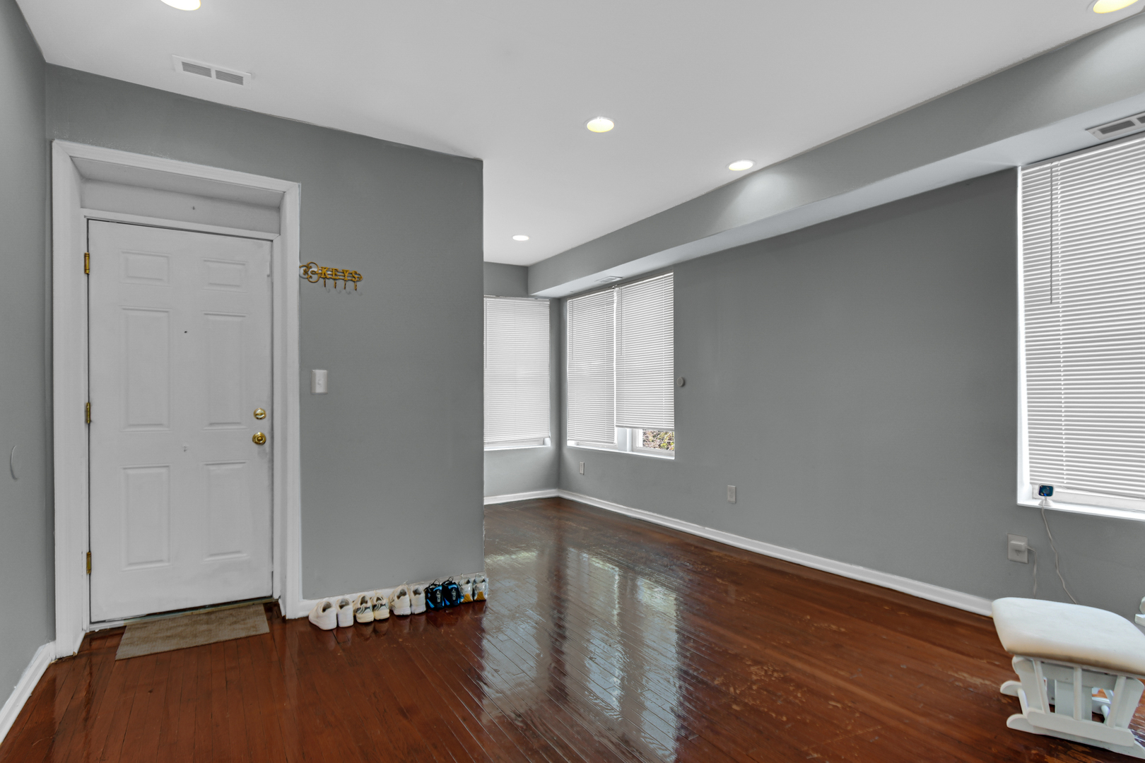 342 E 71st Street Property Photo 16
