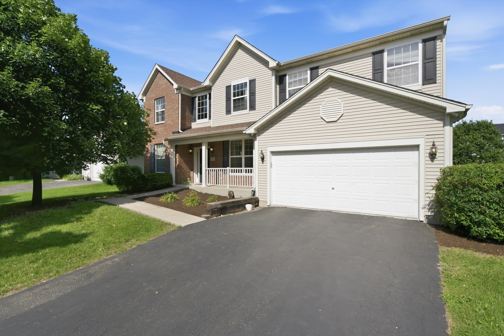 321 Claridge Circle Property Photo 1