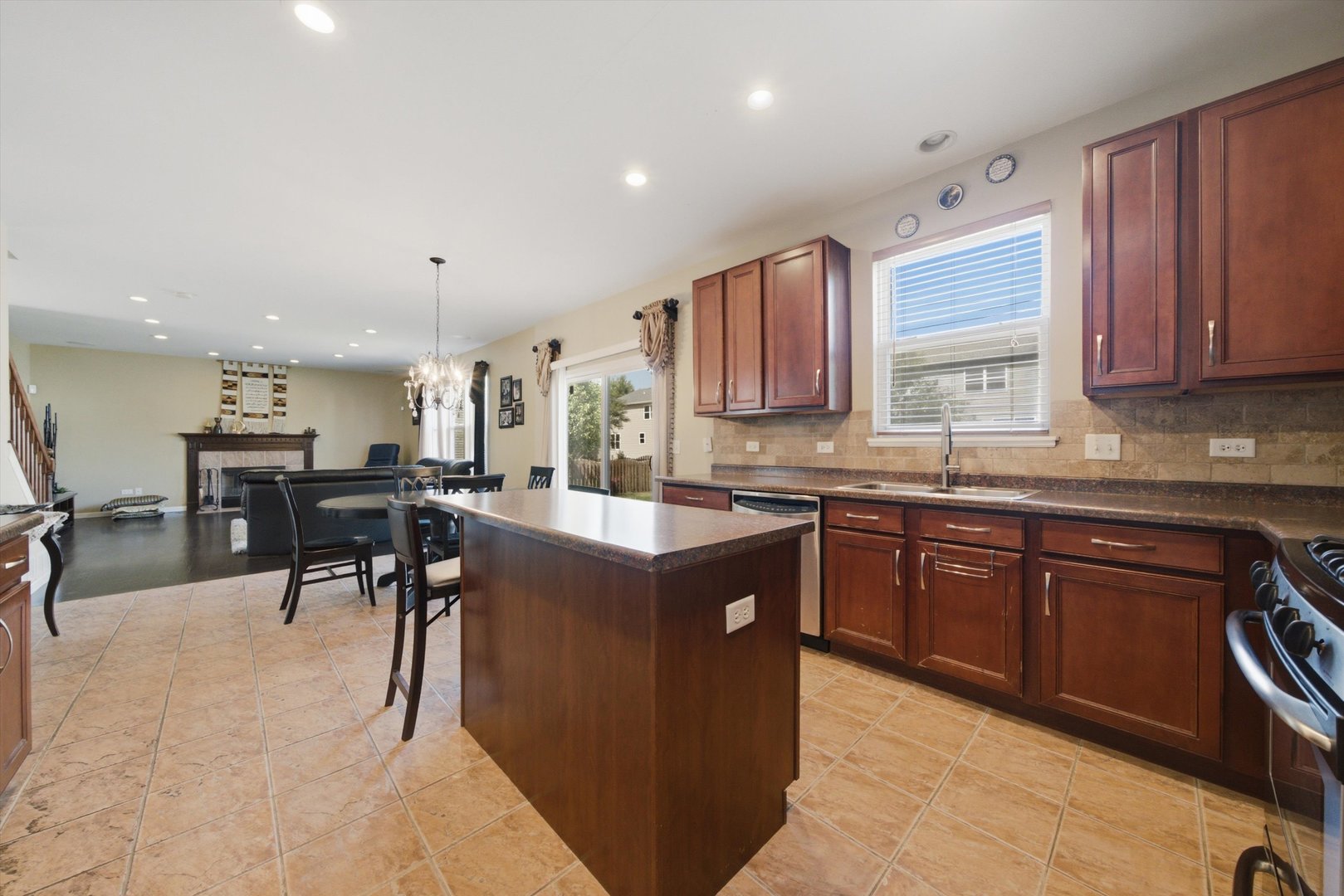 321 Claridge Circle Property Photo 15