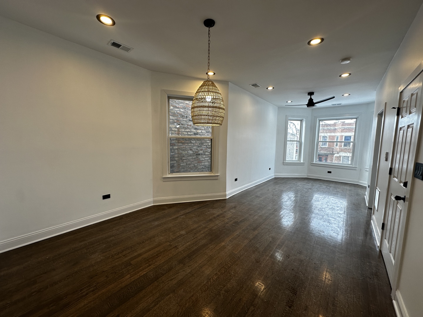 1911 S Ridgeway Avenue 1f Property Photo 4