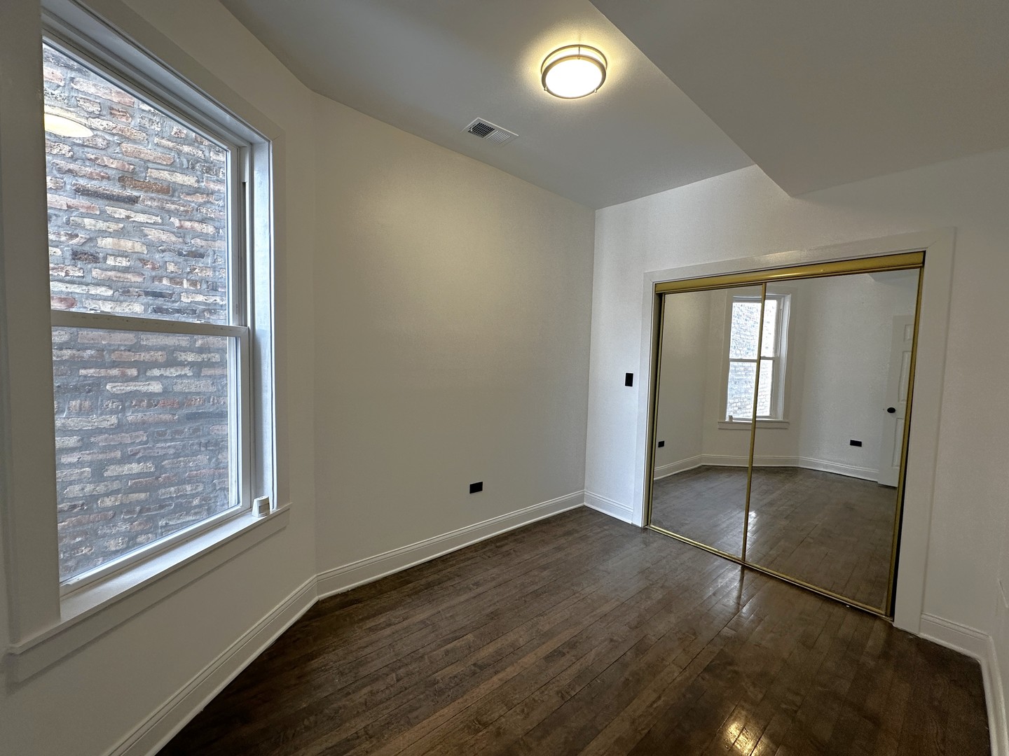 1911 S Ridgeway Avenue 1f Property Photo 9