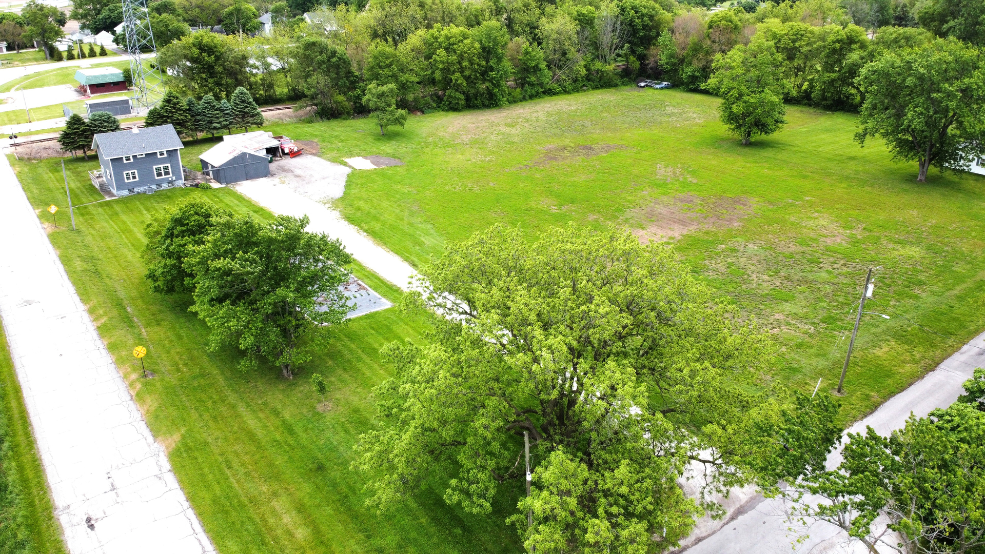 250 W Frontage Street Property Photo 2