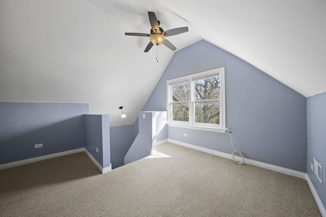 7931 S East End Avenue Property Photo 17
