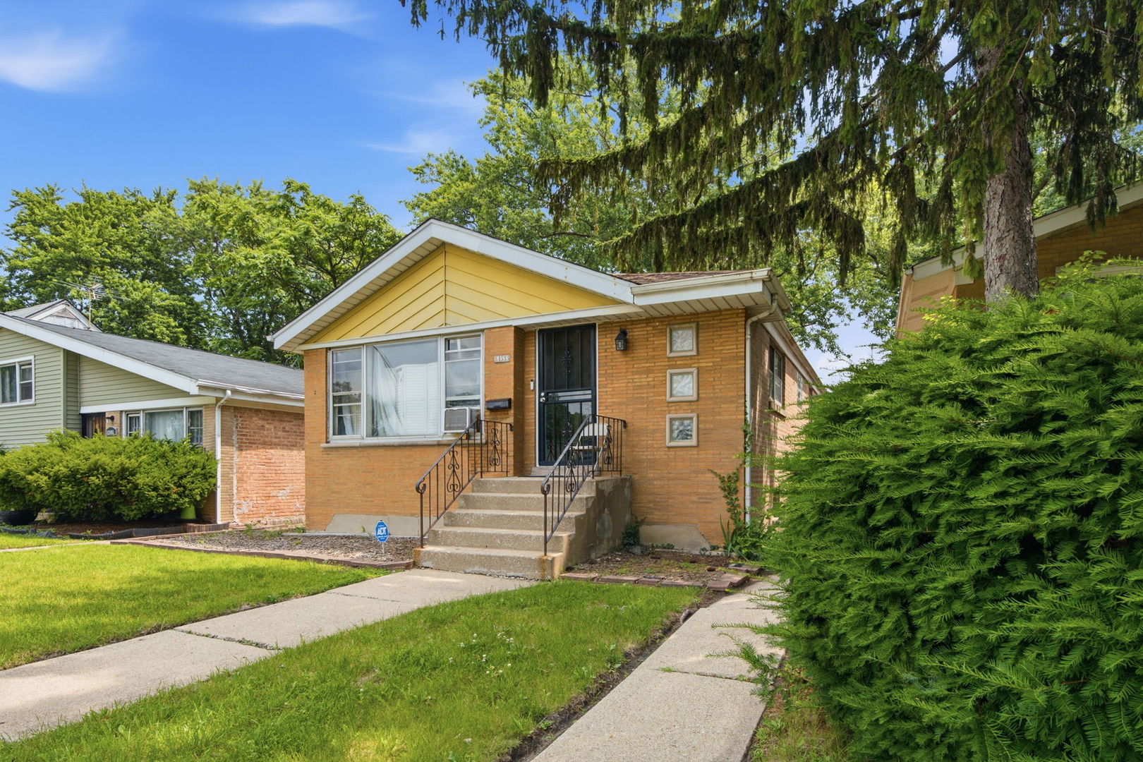 14533 Center Avenue Property Photo 2
