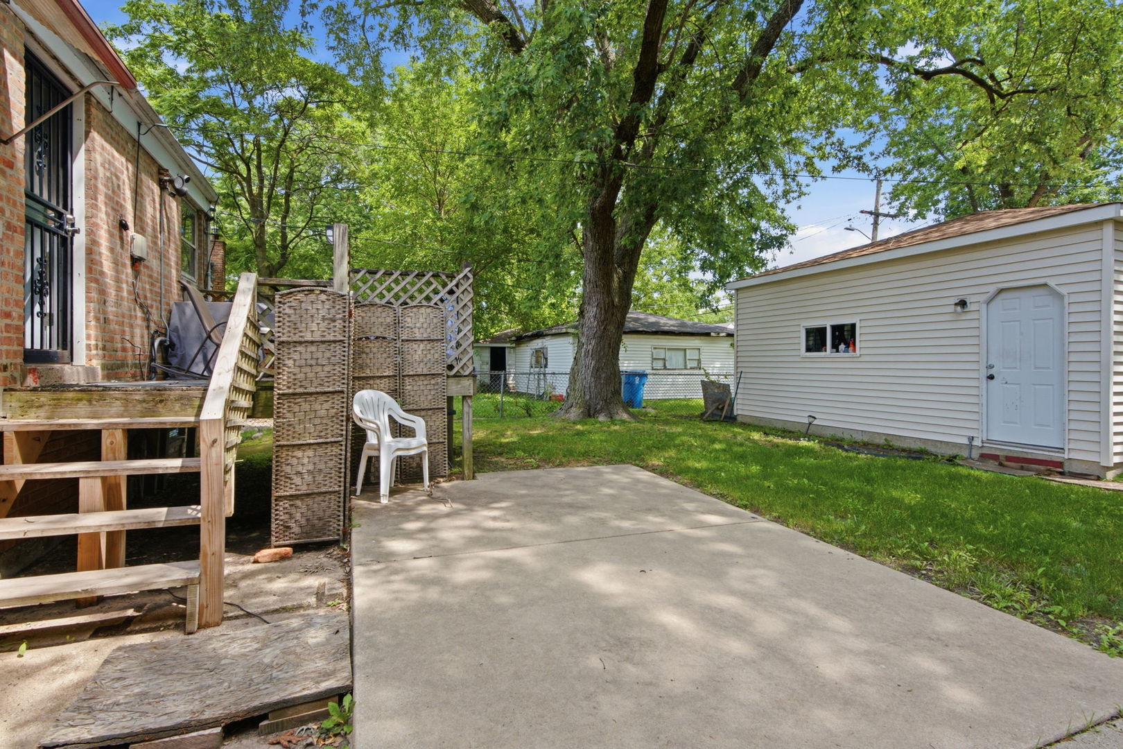 14533 Center Avenue Property Photo 18