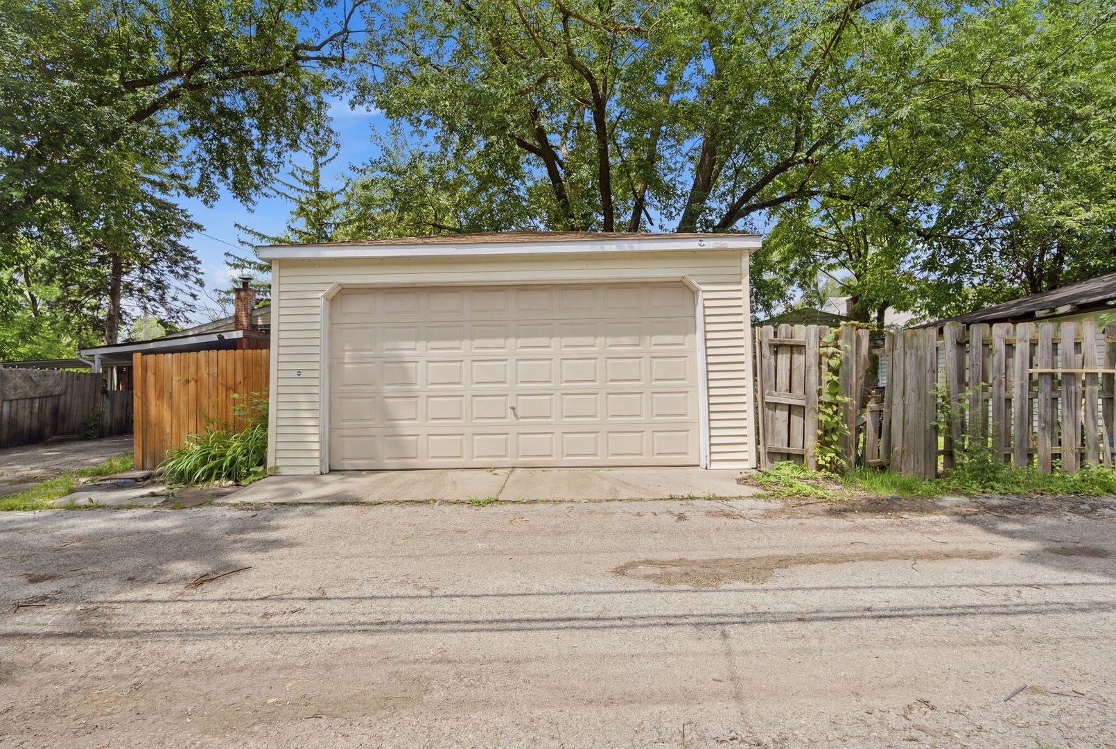 14533 Center Avenue Property Photo 19