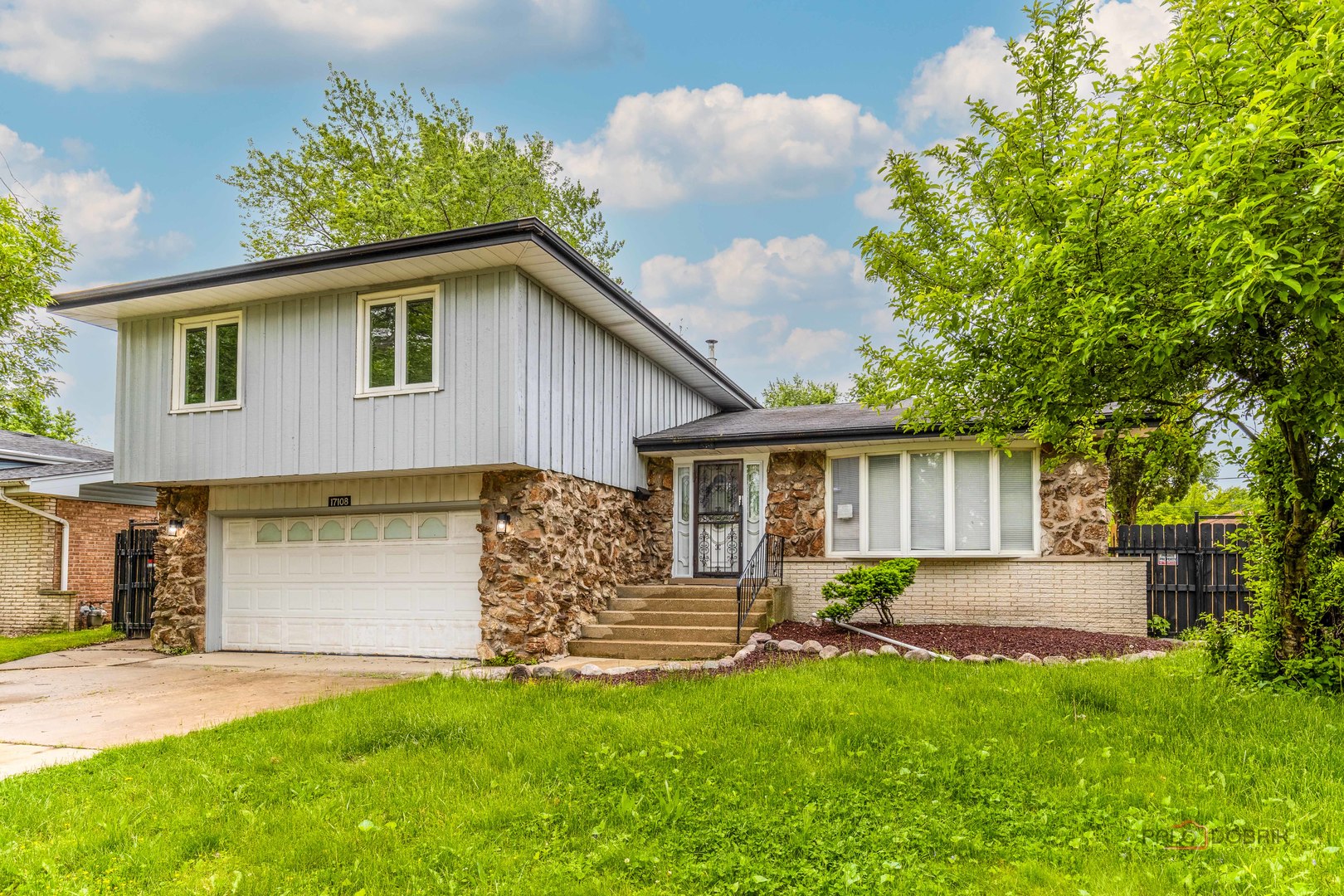 17108 Evans Drive Property Photo 3