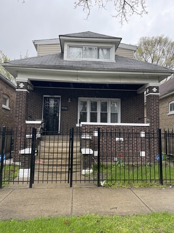7535 S Vernon Avenue Property Photo 1