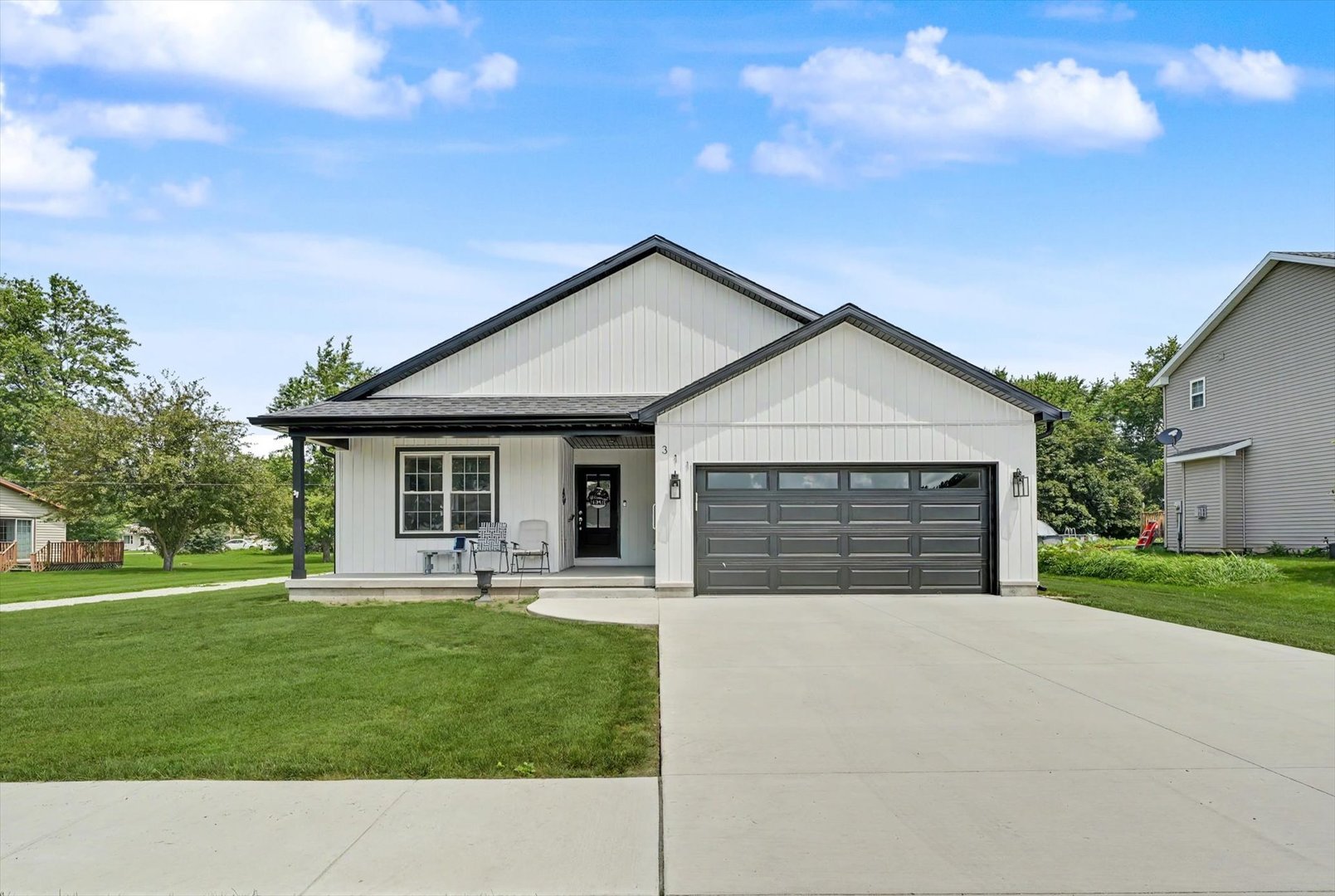 311 E Meuser Drive Property Photo 1