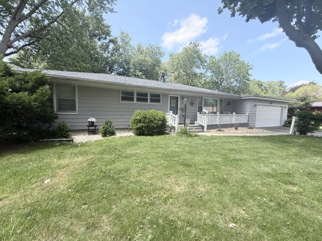 1100 Meadowview Drive Property Photo 1