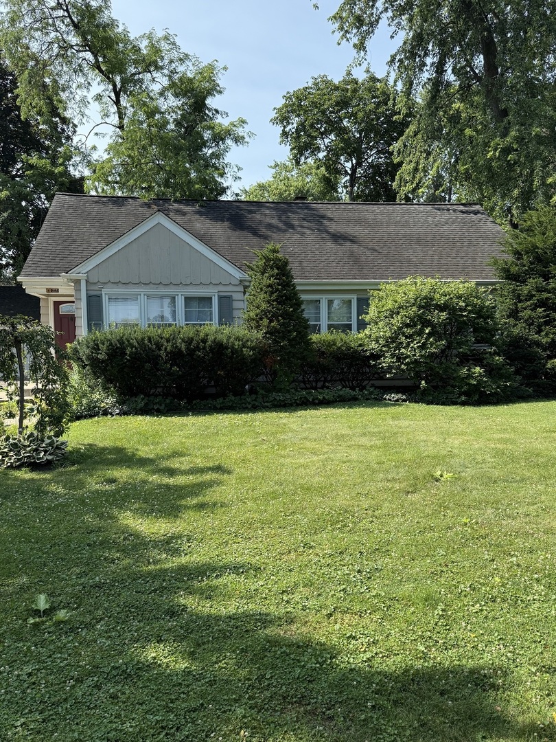 47 W Algonquin Road Property Photo 1