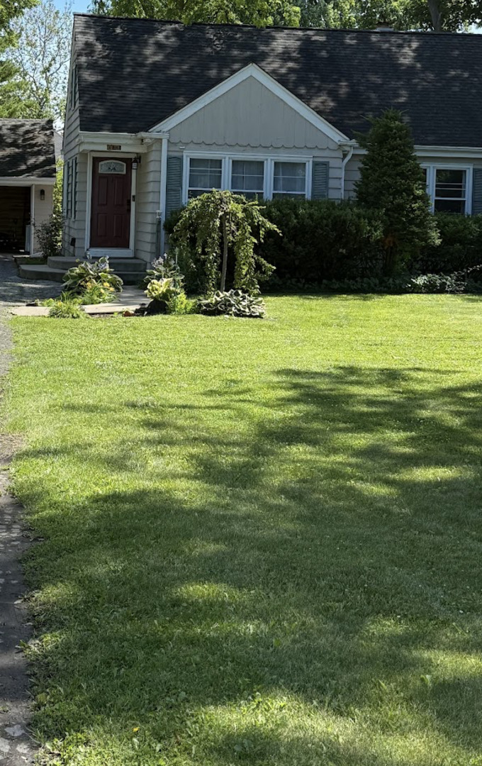 47 W Algonquin Road Property Photo 2