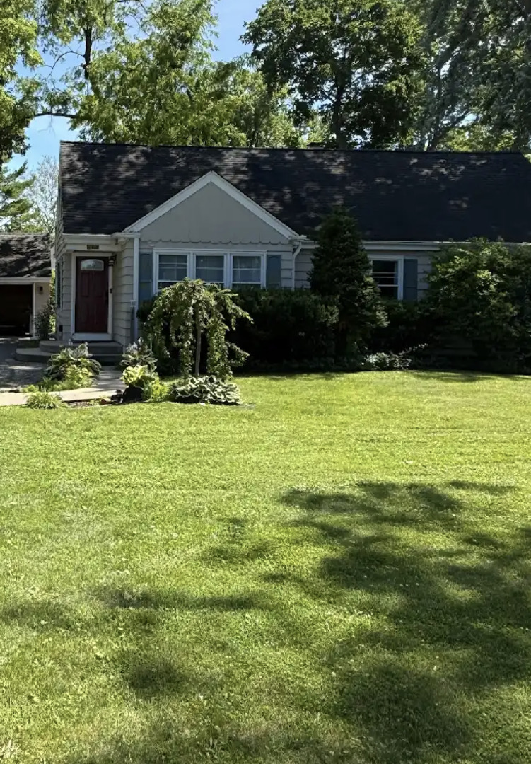 47 W Algonquin Road Property Photo 3