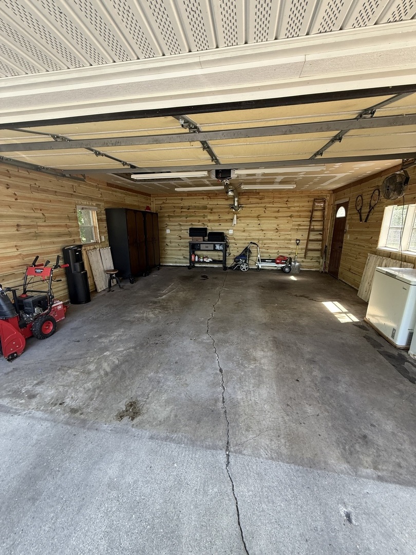 47 W Algonquin Road Property Photo 32