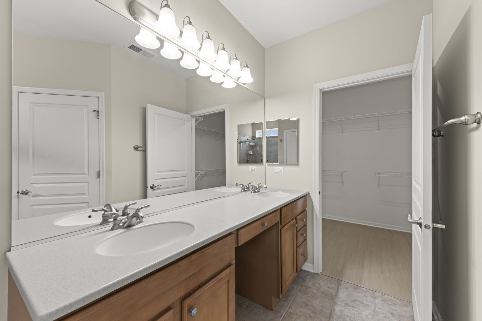 312 National Drive Property Photo 15
