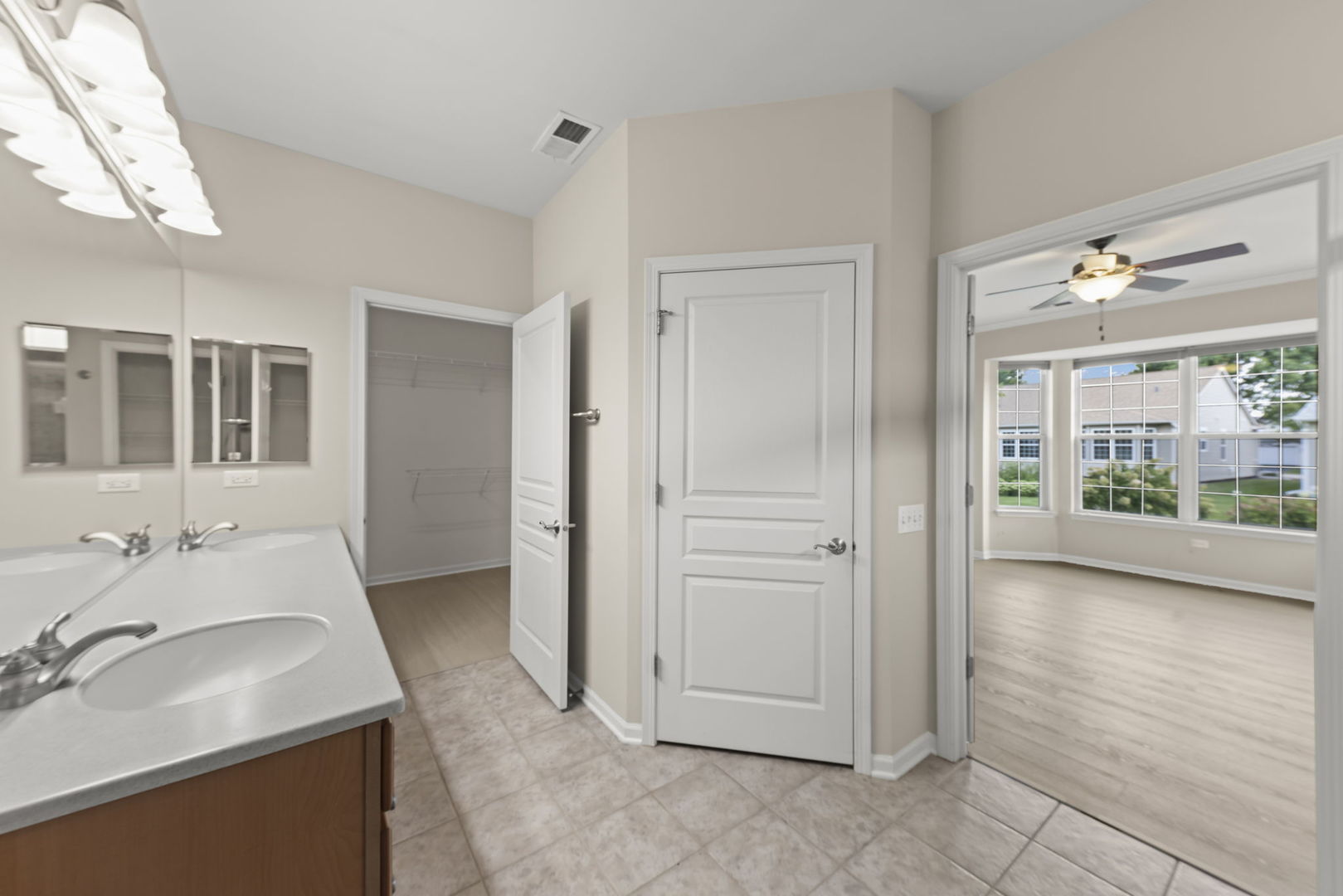 312 National Drive Property Photo 16
