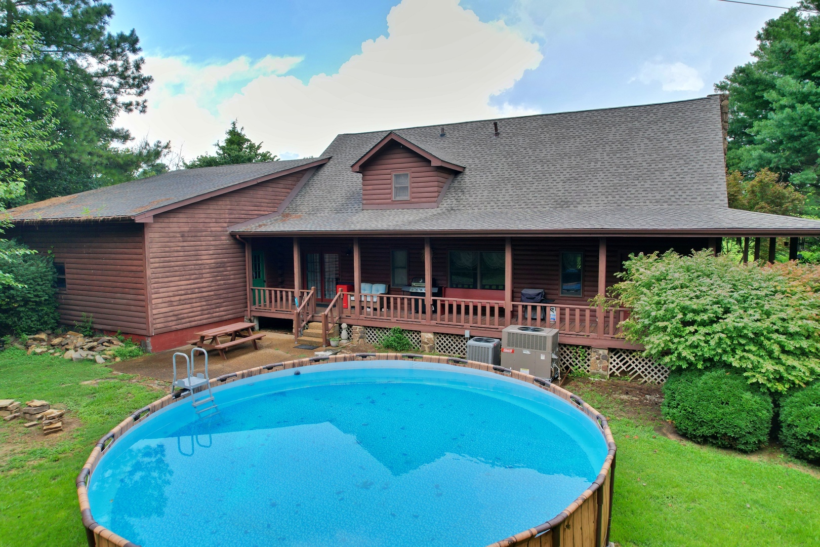 5142 Midway Road Property Photo 4
