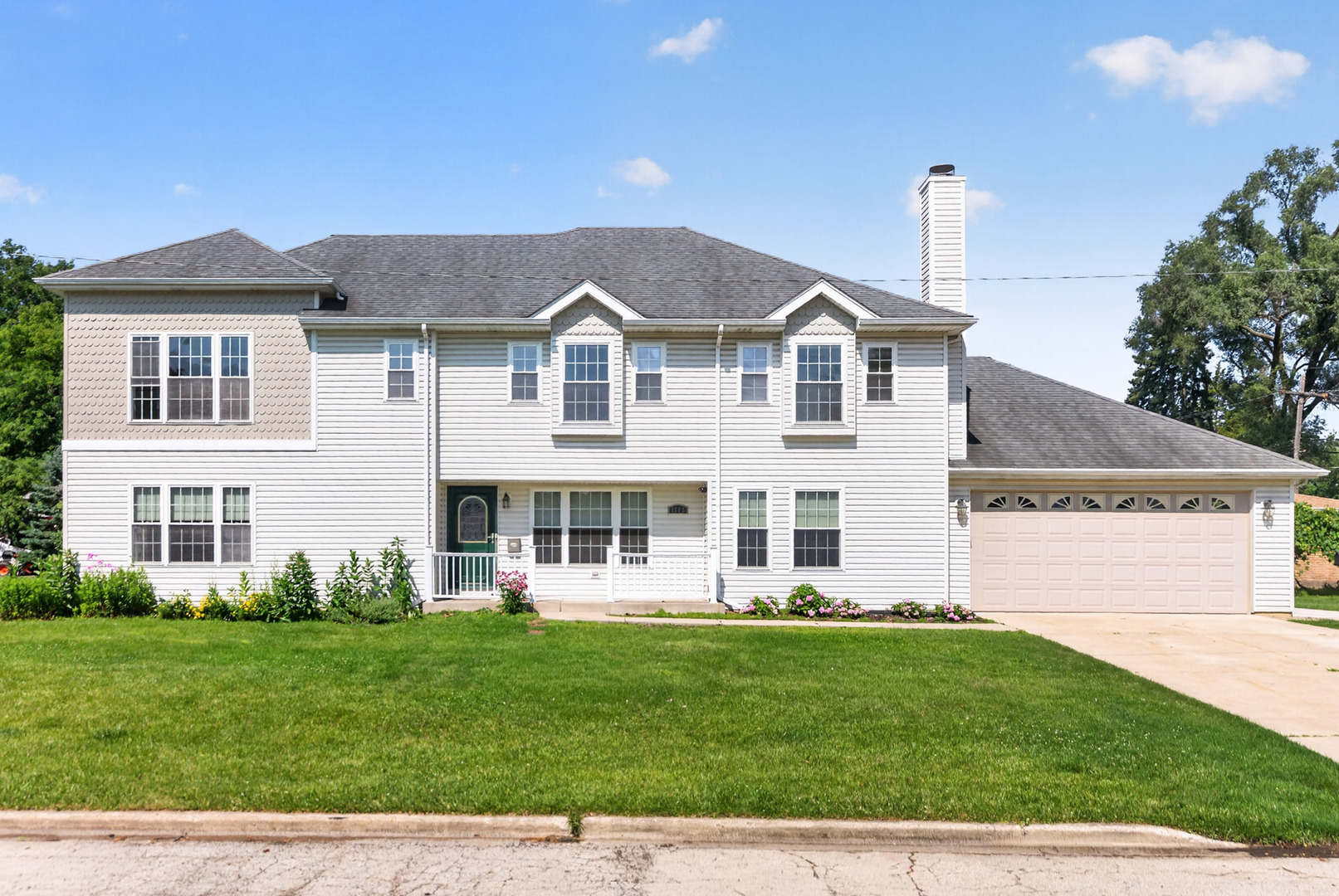 1142 S Cornell Avenue Property Photo 1