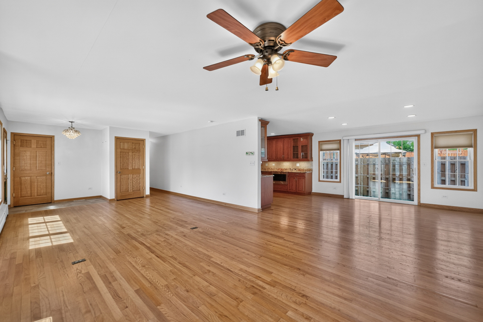 1142 S Cornell Avenue Property Photo 5