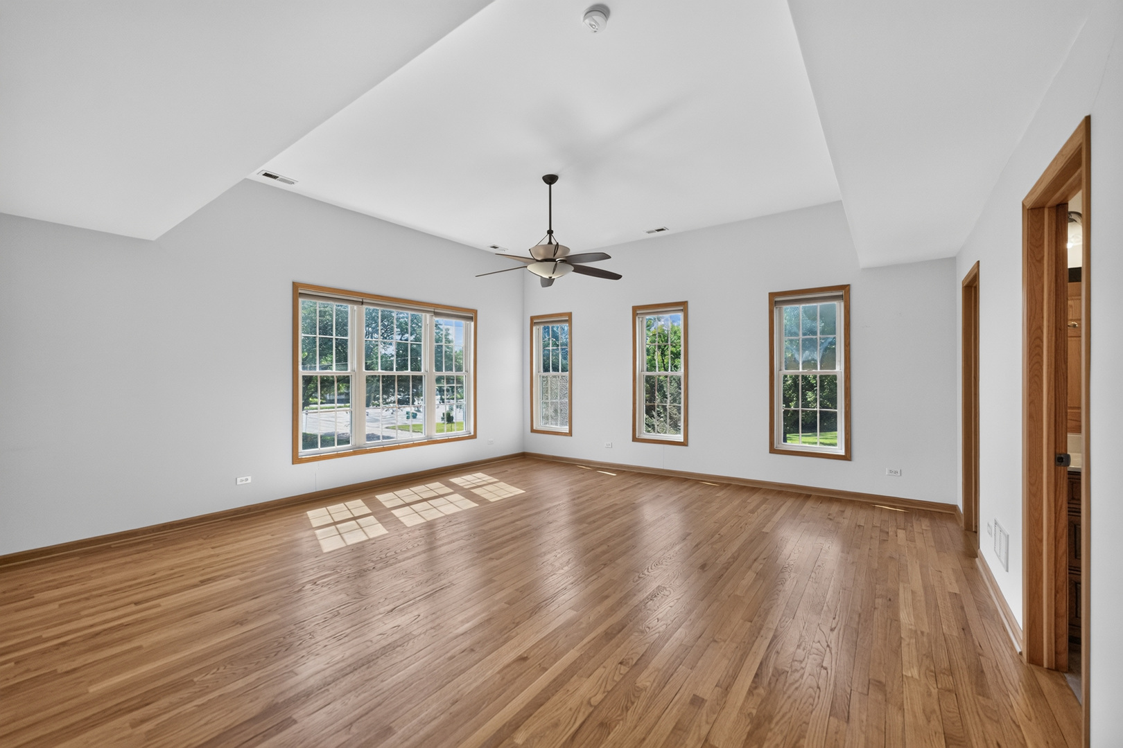 1142 S Cornell Avenue Property Photo 18