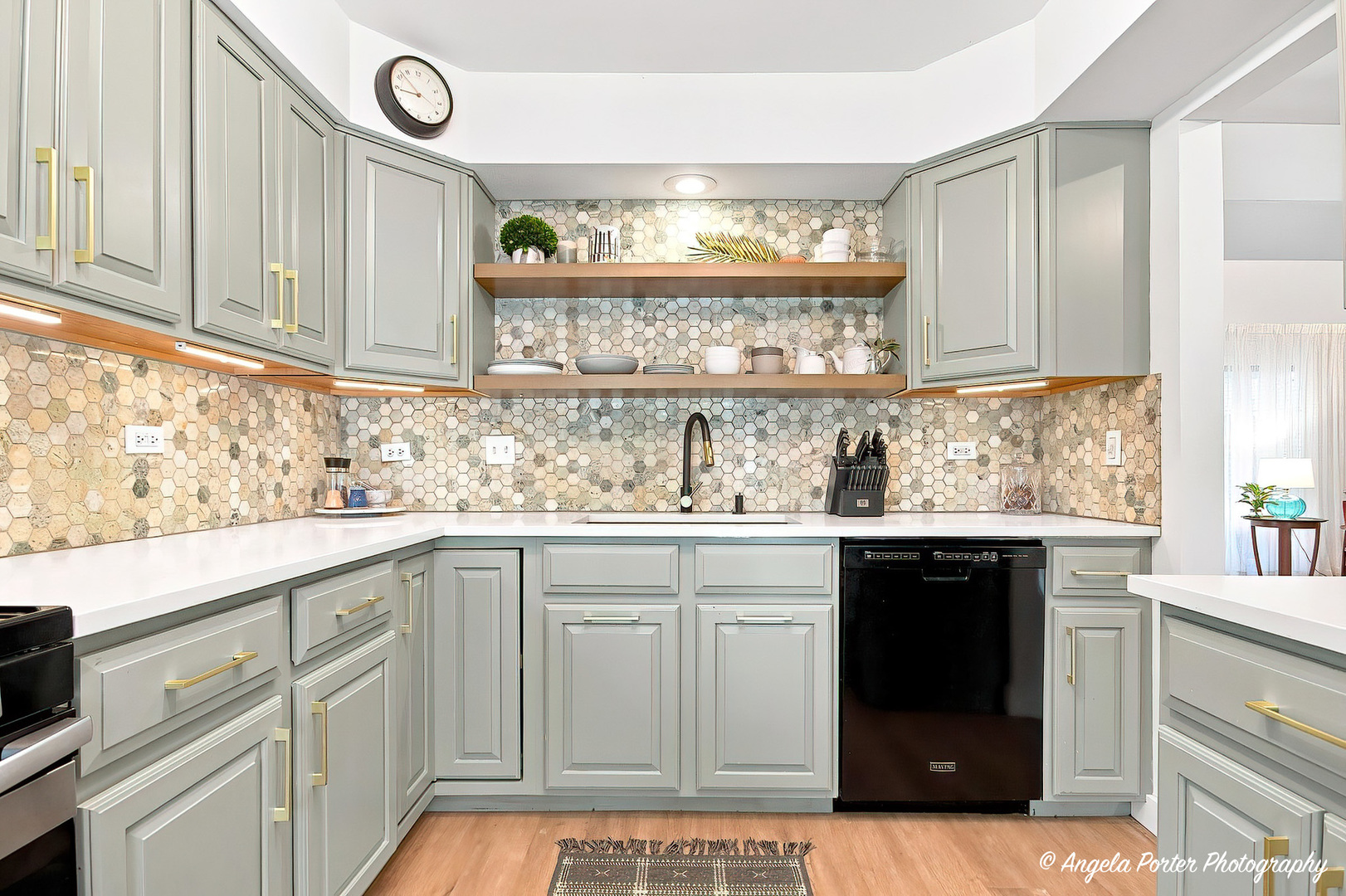 827 Stonebridge Lane Property Photo 3