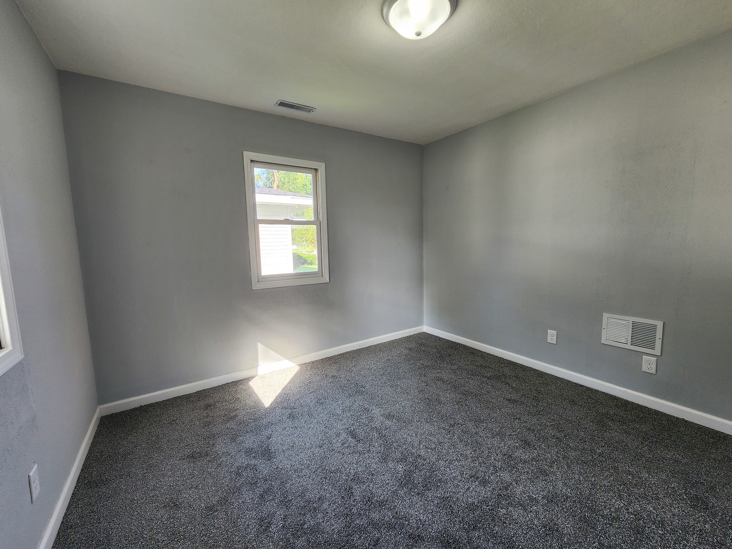113 N Cambria Street Property Photo 8