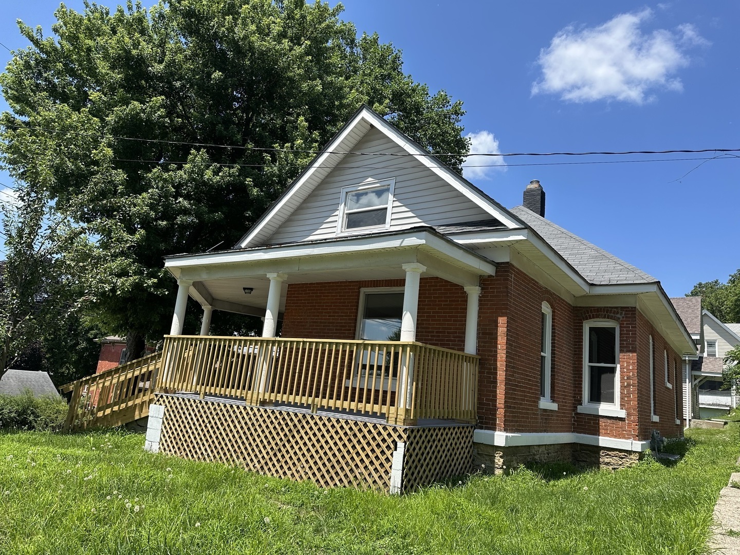202 Clay Street Property Photo 1