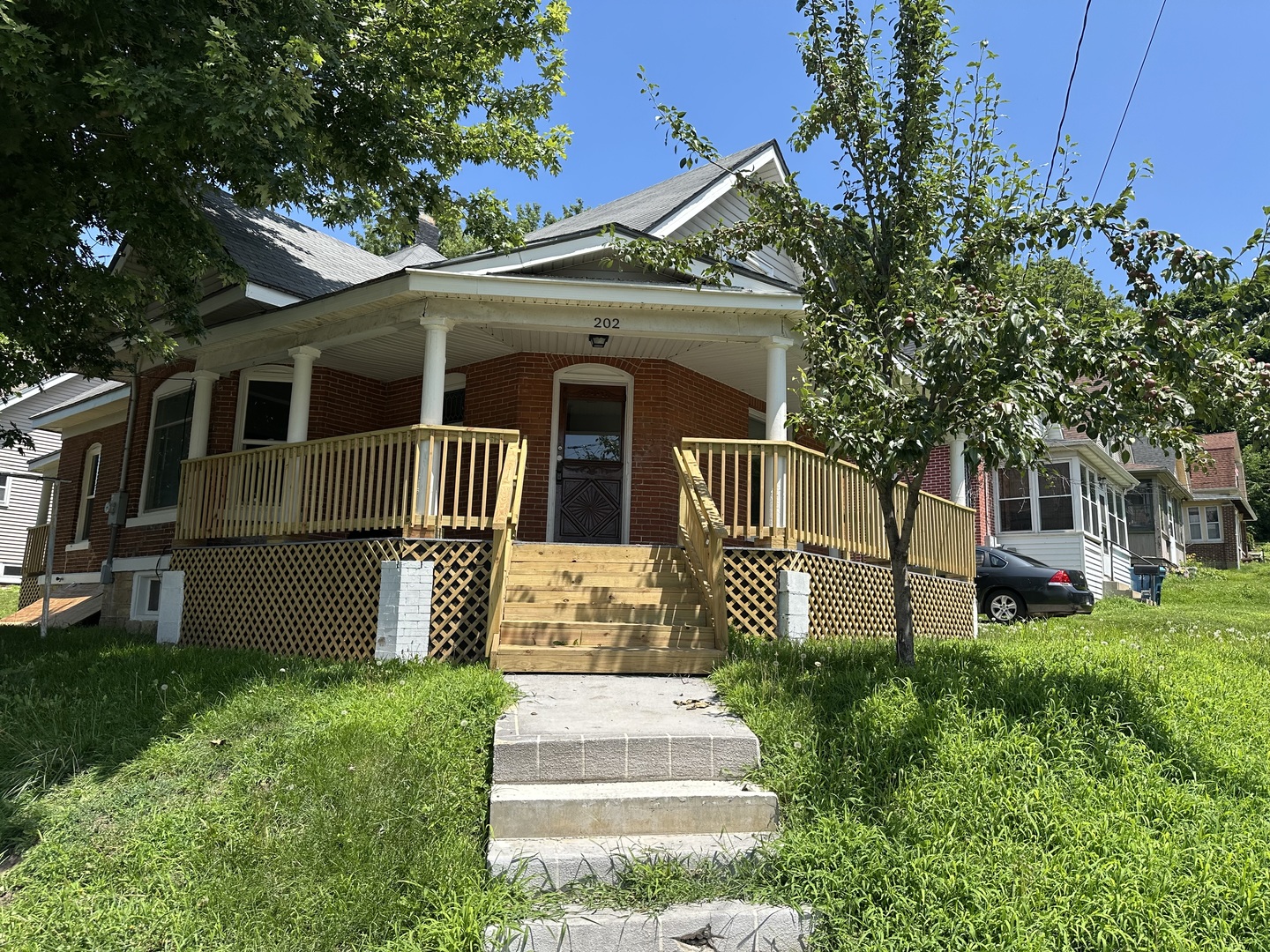 202 Clay Street Property Photo 4