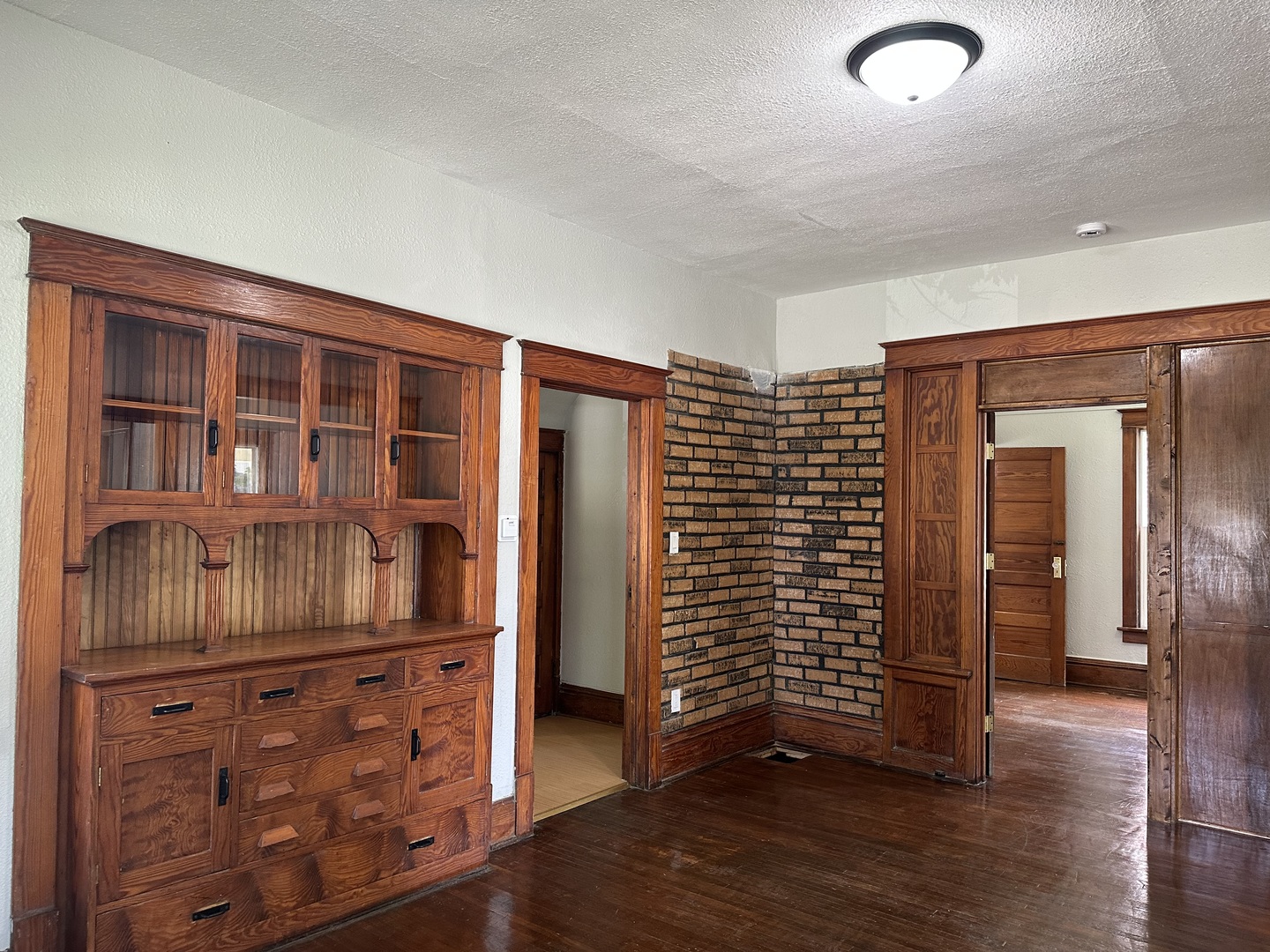 202 Clay Street Property Photo 5