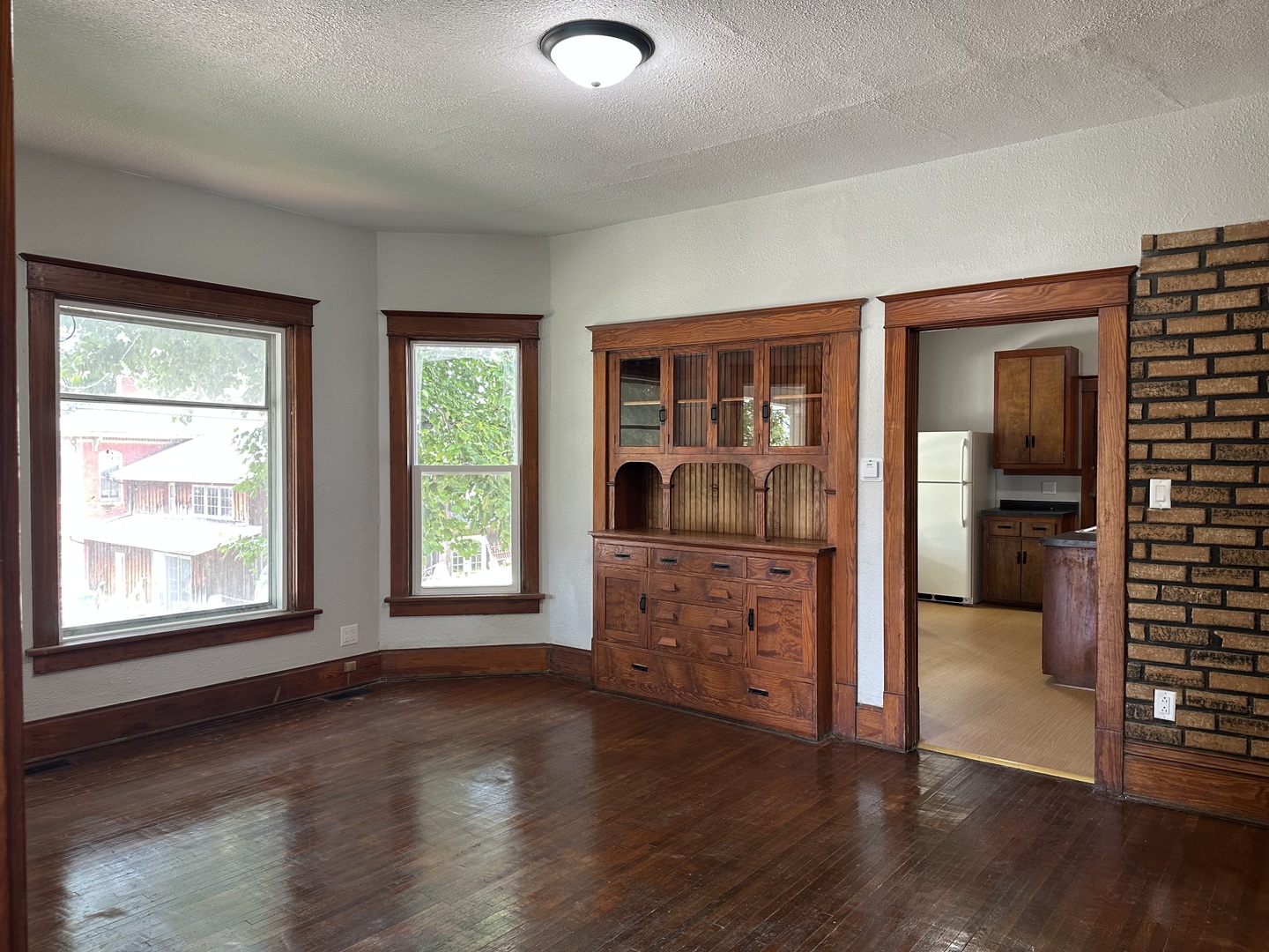 202 Clay Street Property Photo 6