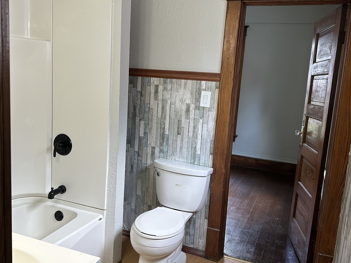 202 Clay Street Property Photo 13