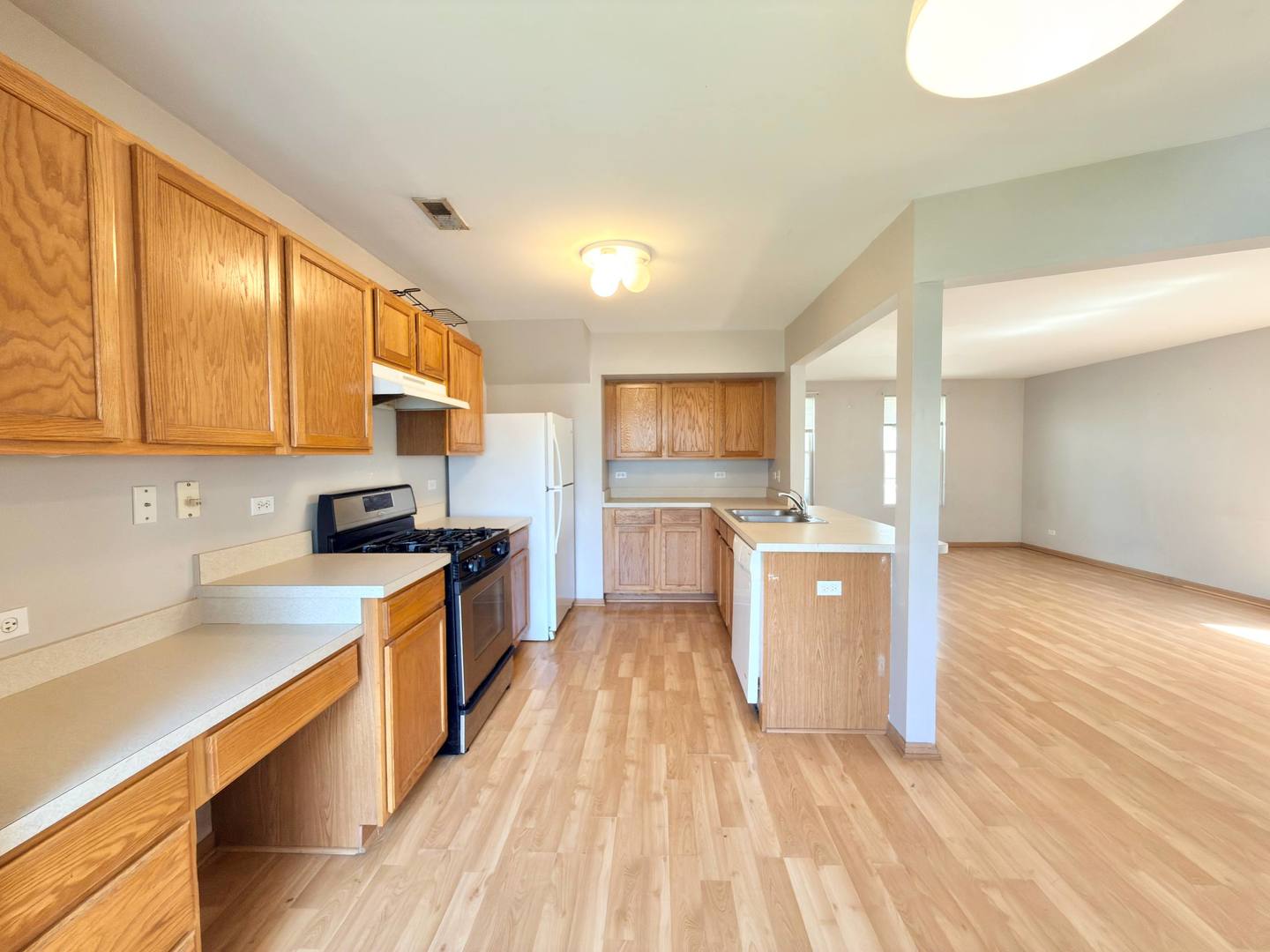 902 Symphony Drive Property Photo 4