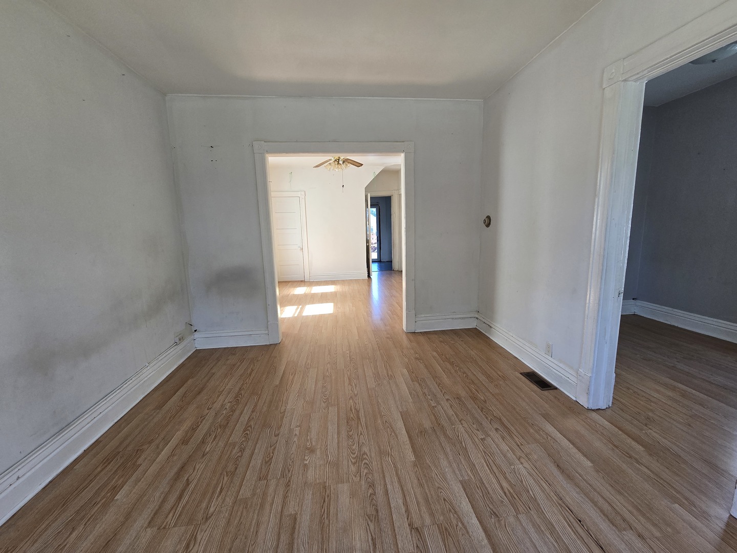 4602 N Karlov Avenue Property Photo 3