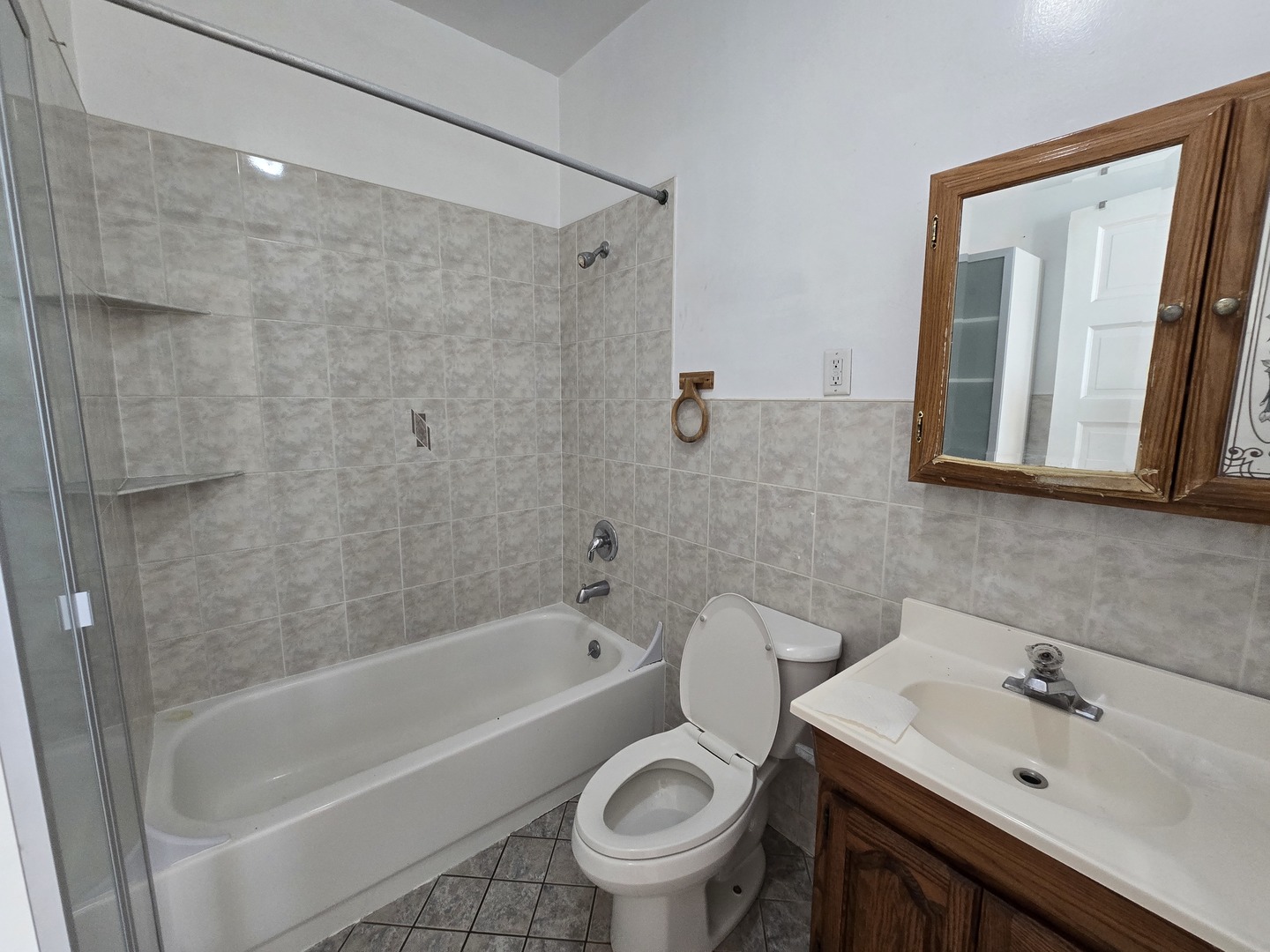 4602 N Karlov Avenue Property Photo 7