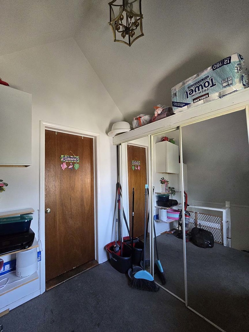 4602 N Karlov Avenue Property Photo 13