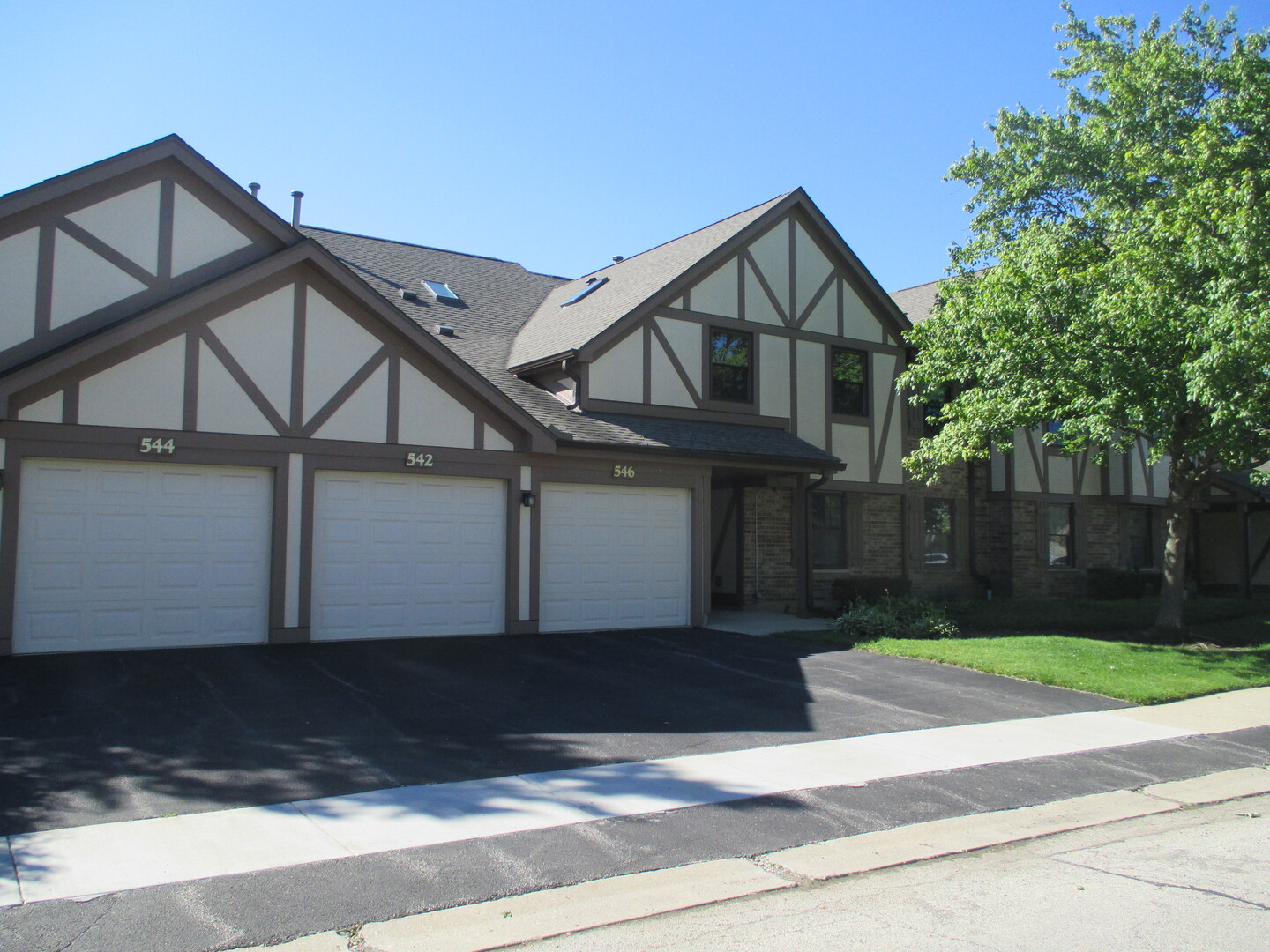 544 Elizabeth Drive 544 Property Photo 1