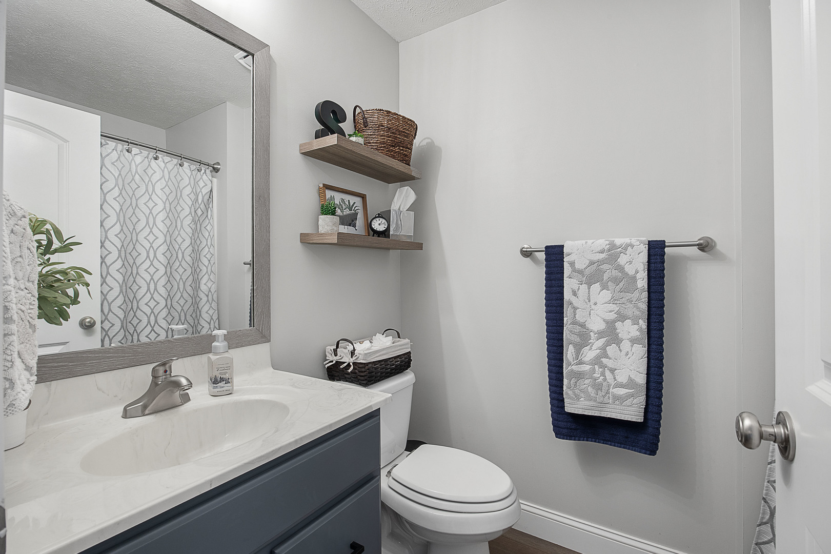 2911 Breezewood Boulevard Property Photo 23
