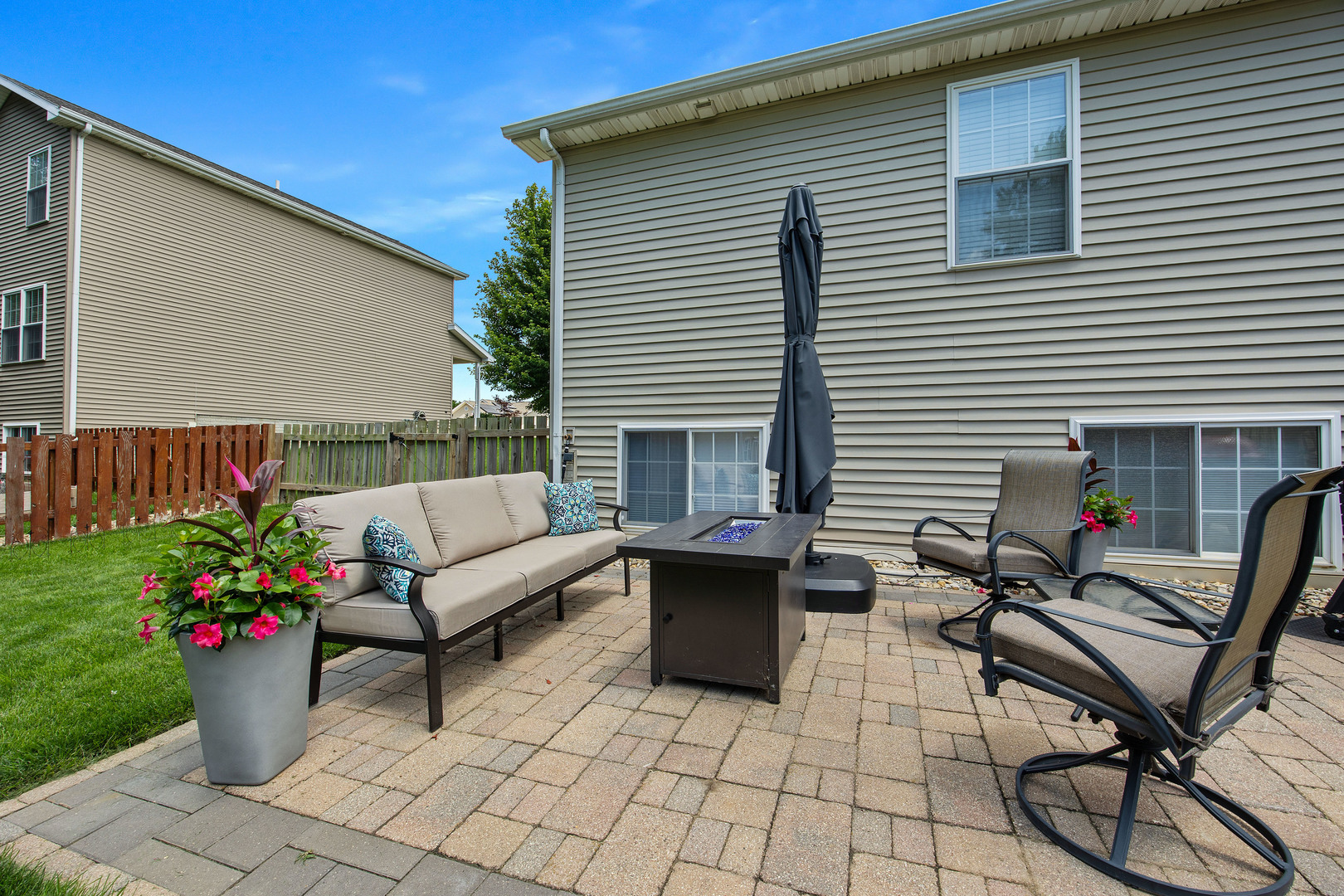 2911 Breezewood Boulevard Property Photo 44