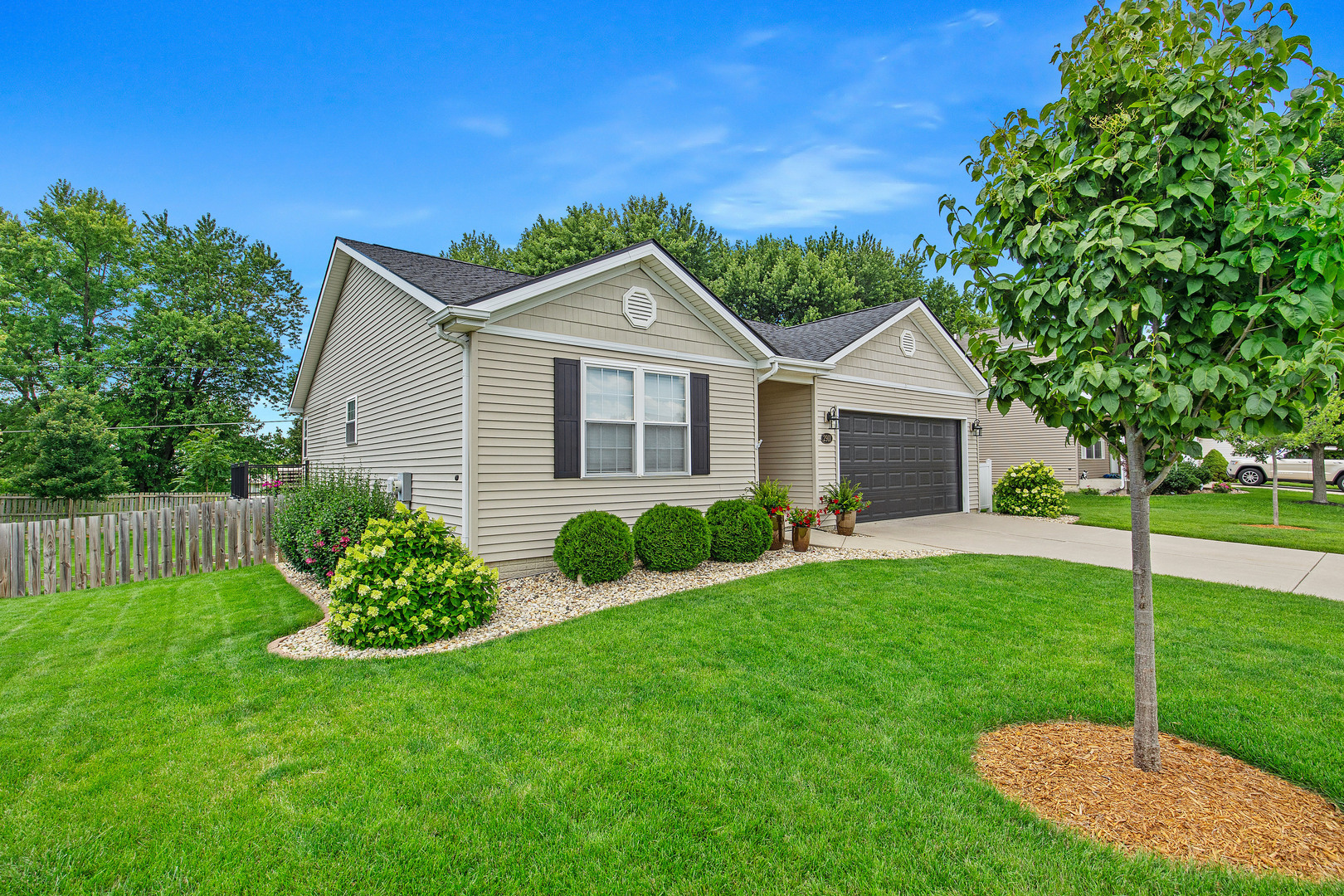 2911 Breezewood Boulevard Property Photo 48