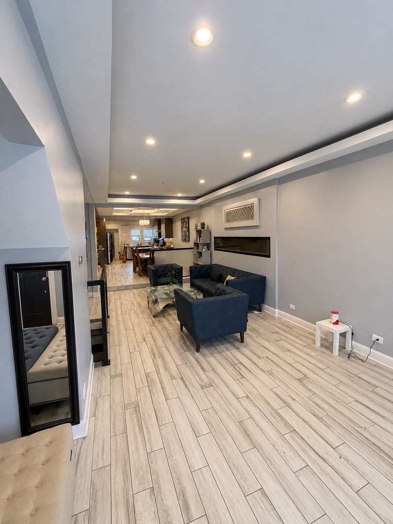 1506 E Marquette Road Property Photo 2