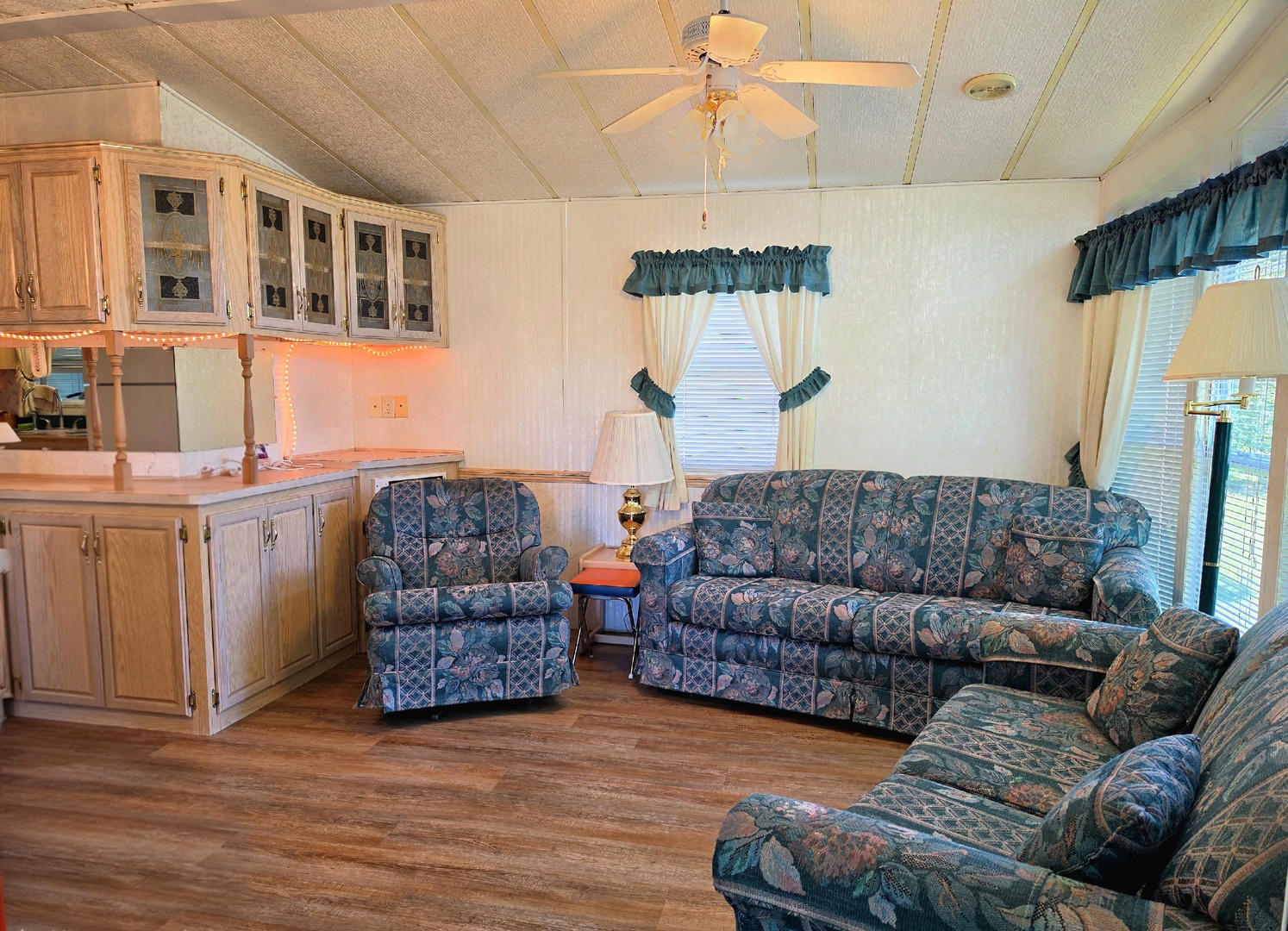 41 Thornridge Property Photo 6