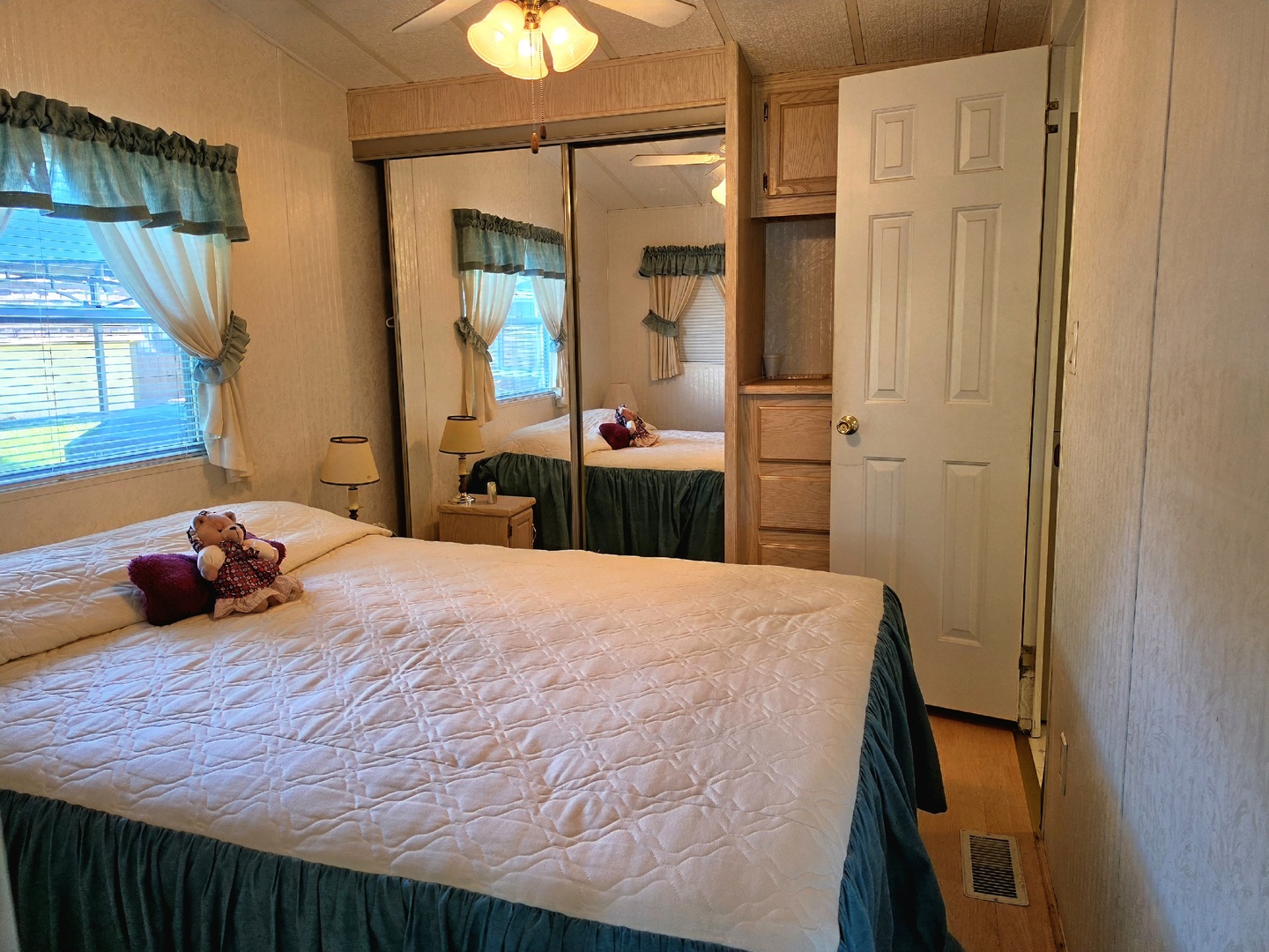 41 Thornridge Property Photo 13
