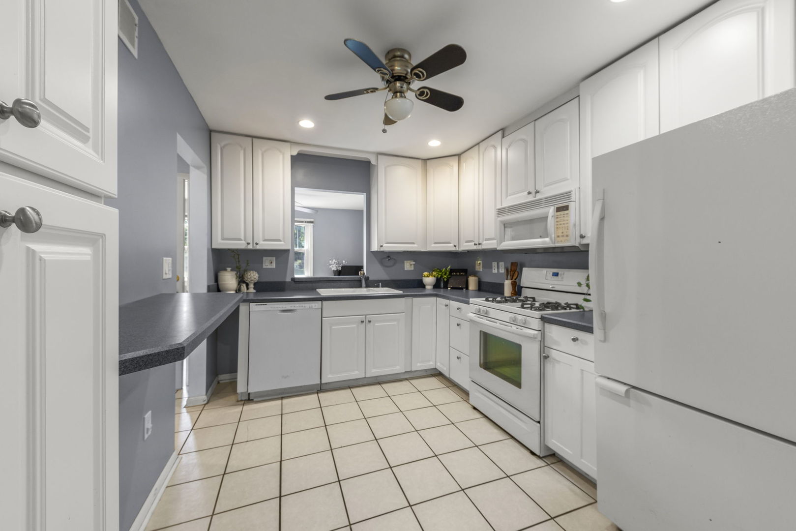 358 N Fairfield Avenue Property Photo 5