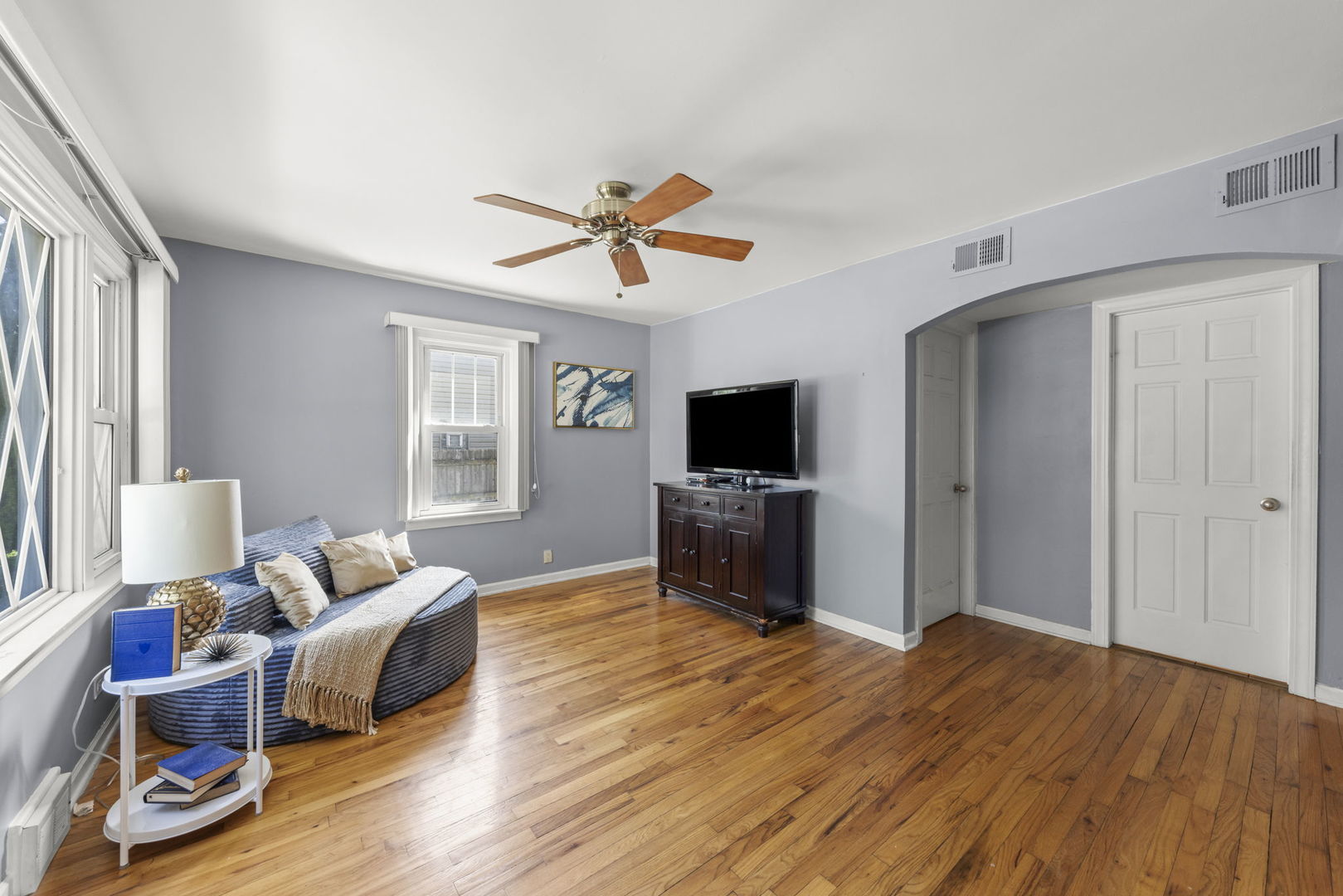 358 N Fairfield Avenue Property Photo 7