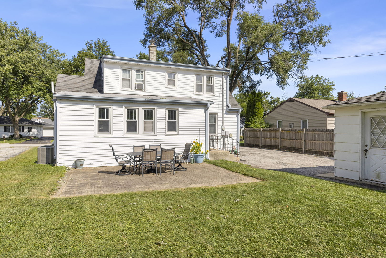 358 N Fairfield Avenue Property Photo 18