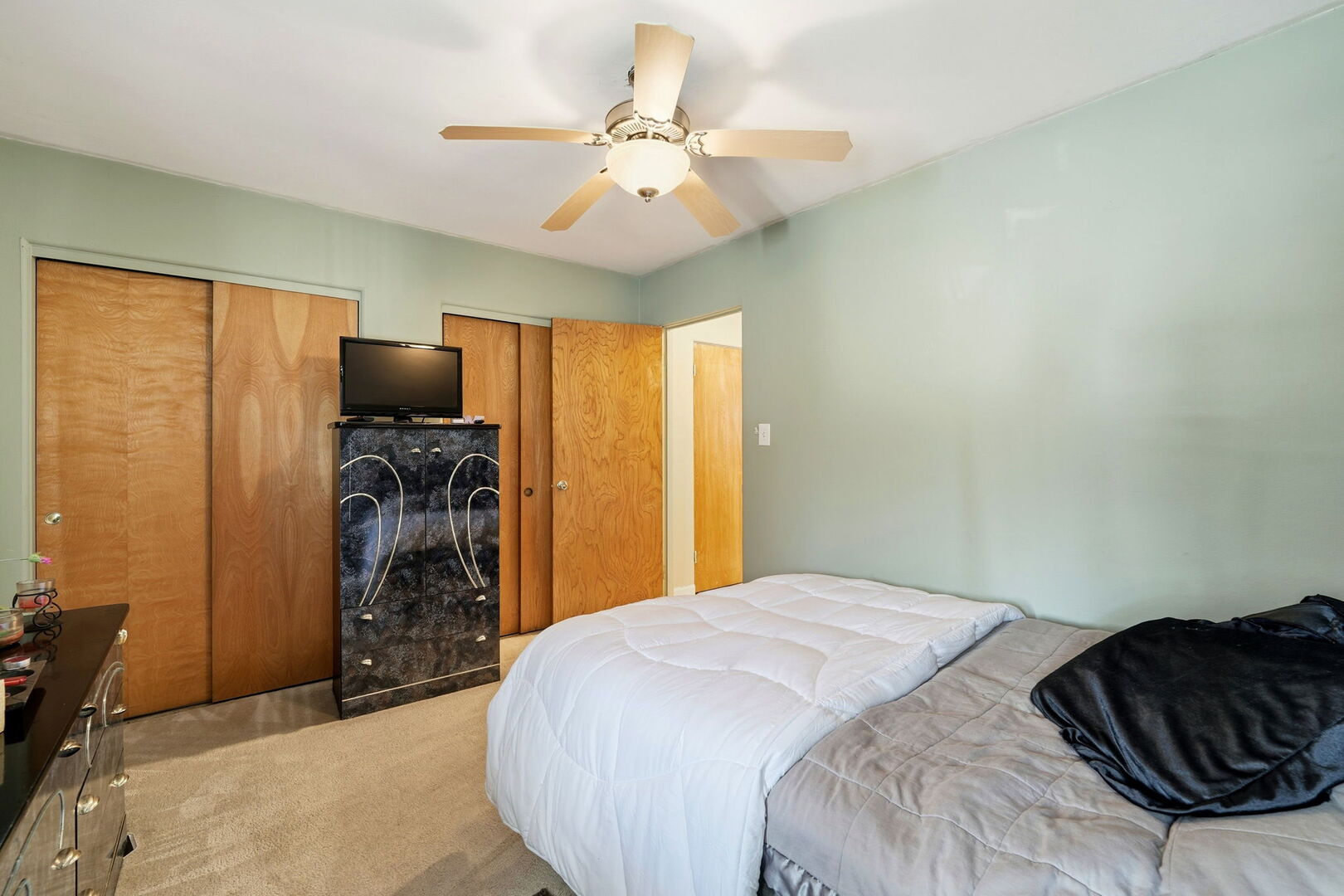 1609 Howard Street 2 Property Photo 11