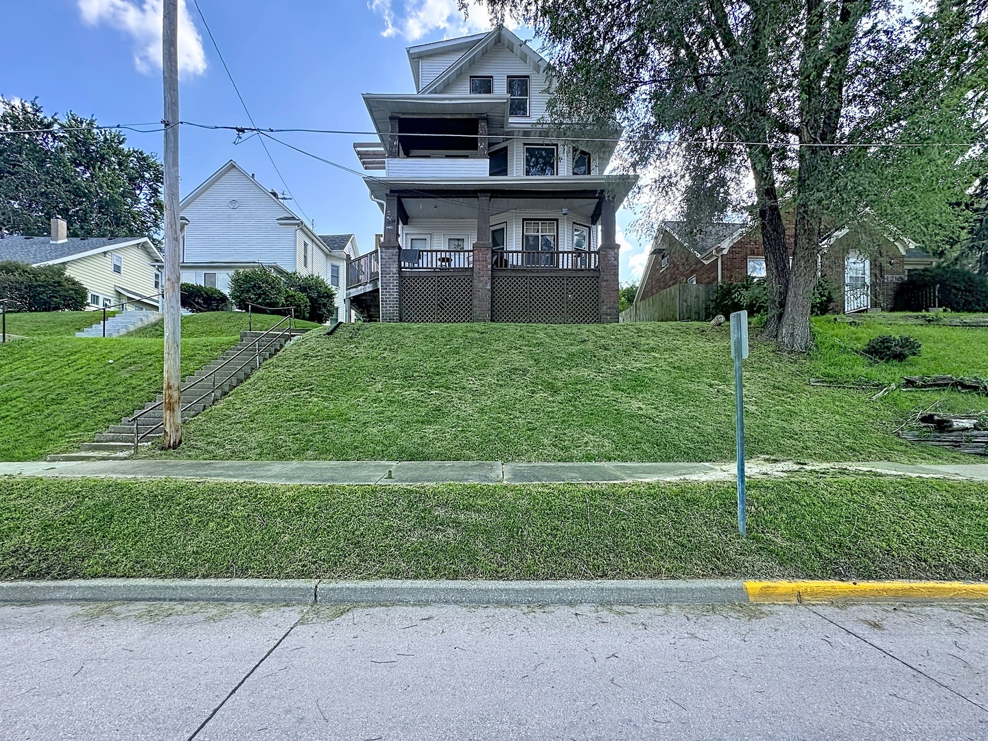 1214 2nd Avenue Property Photo 1