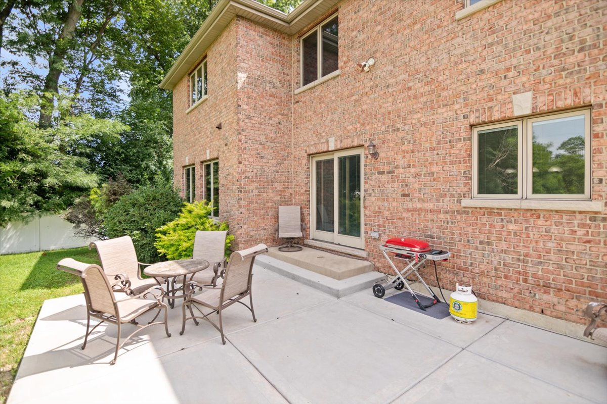 604 S Beverly Avenue Property Photo 11