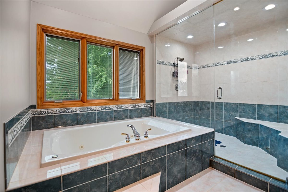 604 S Beverly Avenue Property Photo 16